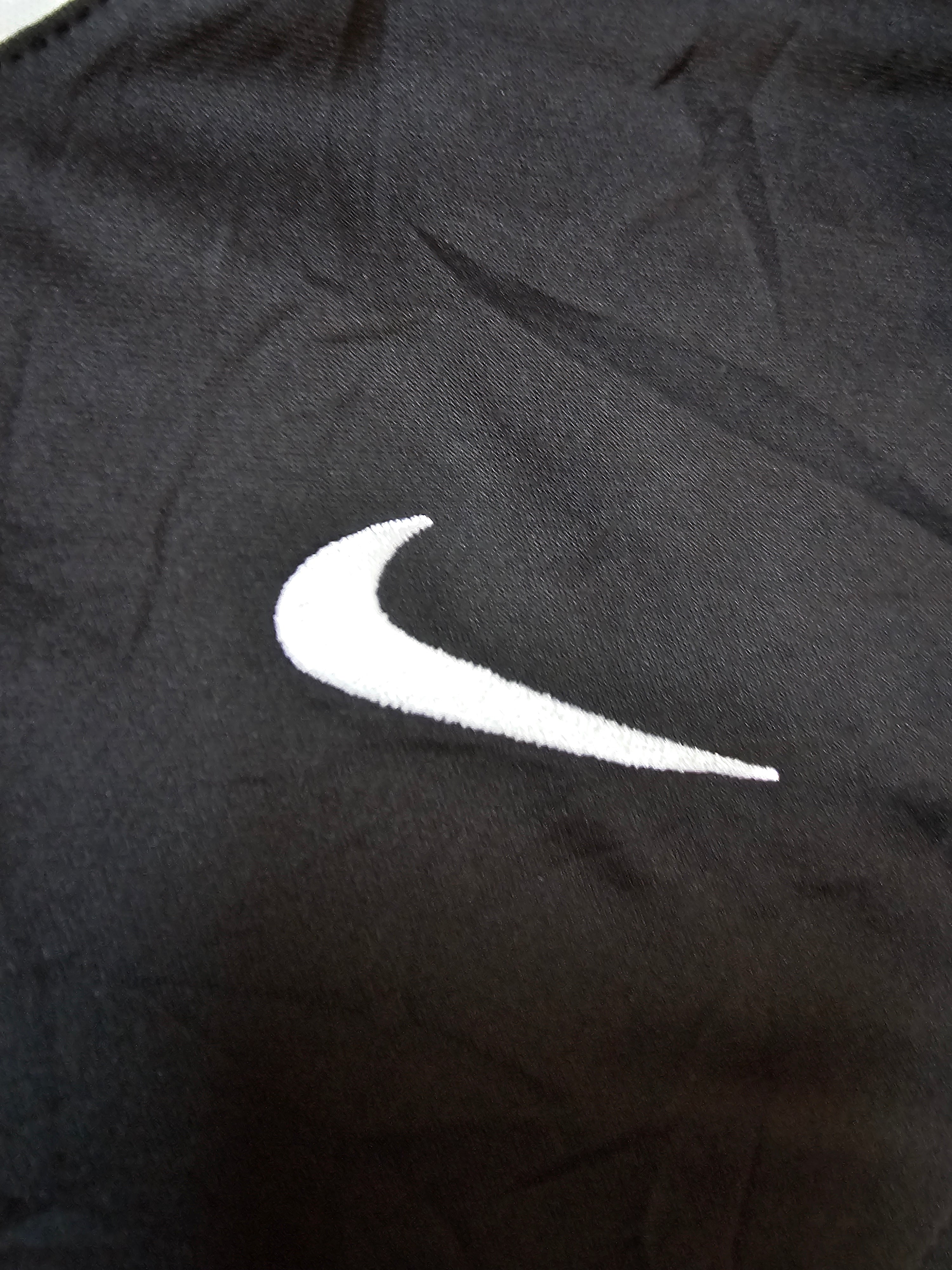 Casaca Nike Dri-FIT Performance – Edición Girls Soccer – Negro/Blanco