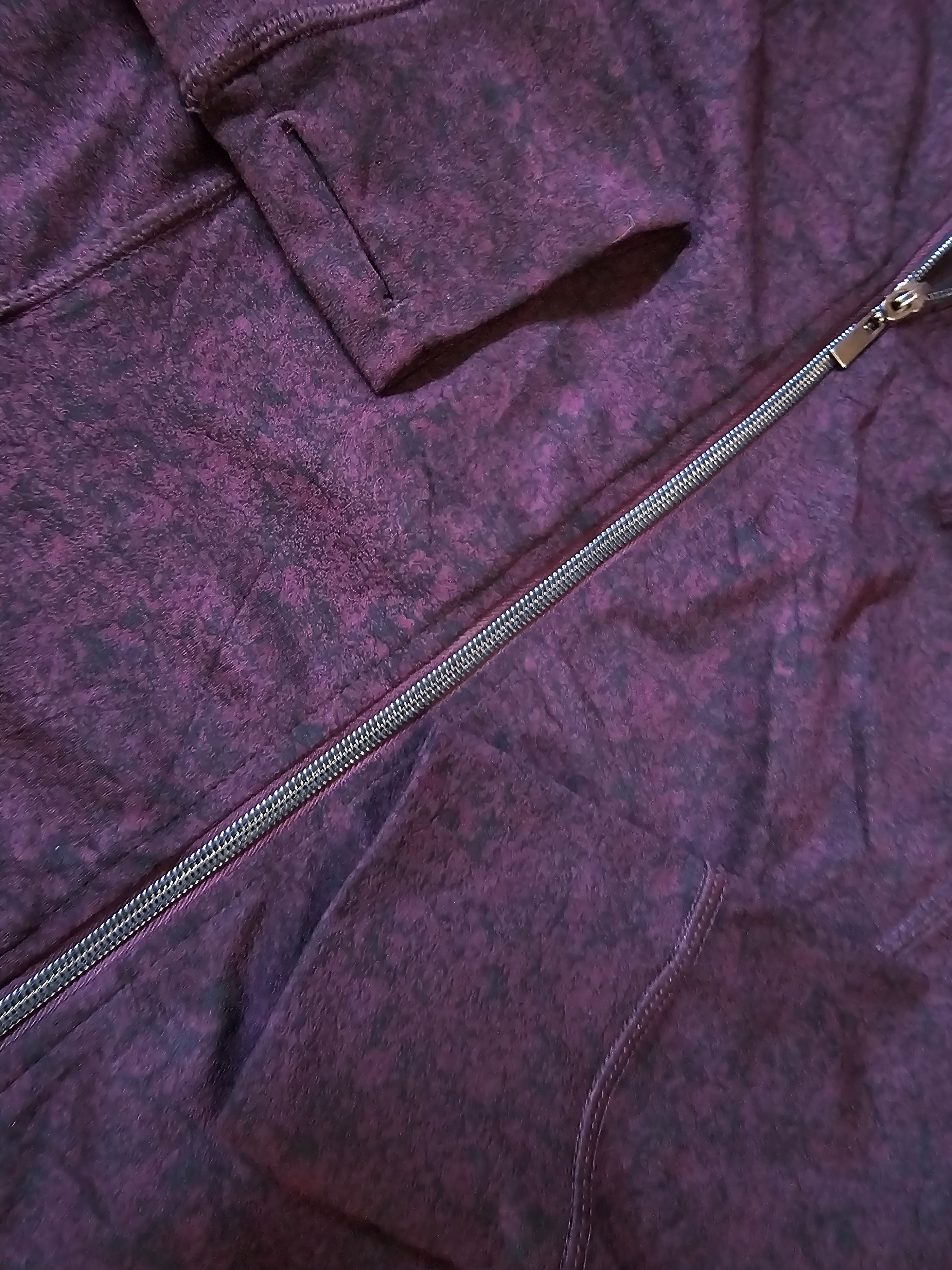 Casaca Premium Athleta – Textura Mármol Vino – Full Zip